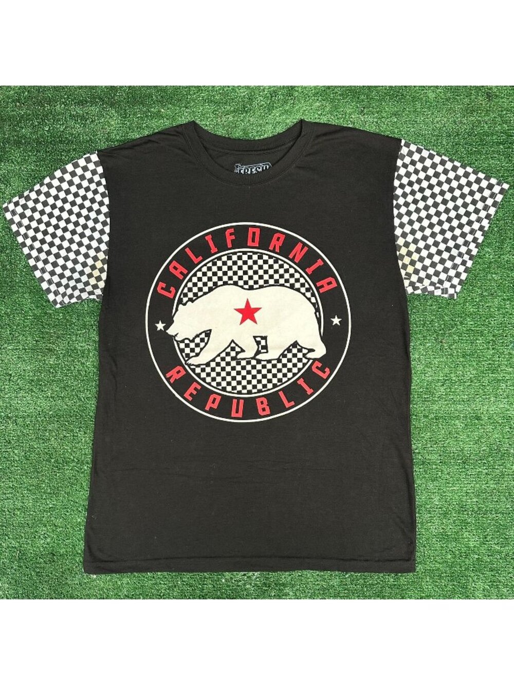 Vintage Y2K California Republic Bear T-Shirt Black M Skater Scene Emo Checkered